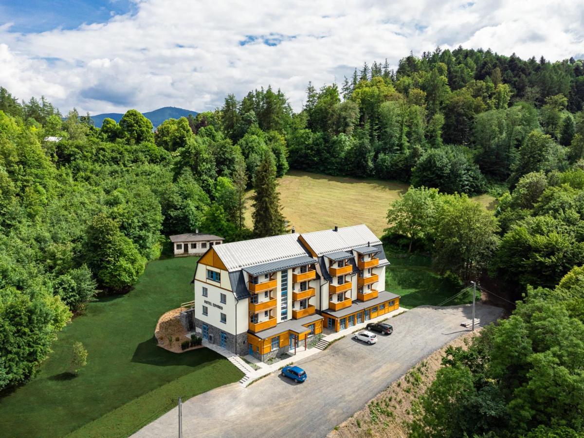 Hotel Edvard Frenštát pod Radhoštěm Buitenkant foto