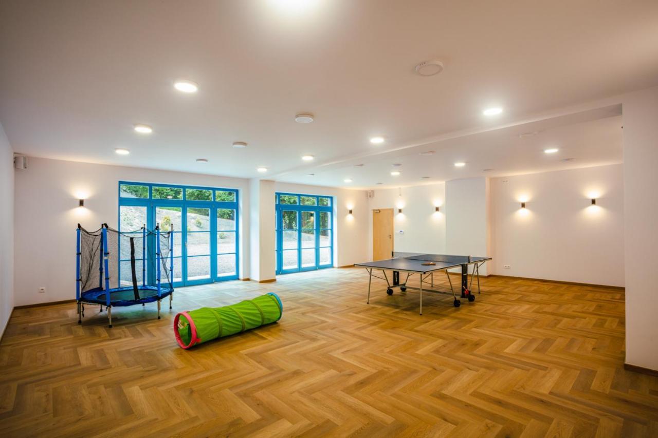 Hotel Edvard Frenštát pod Radhoštěm Buitenkant foto