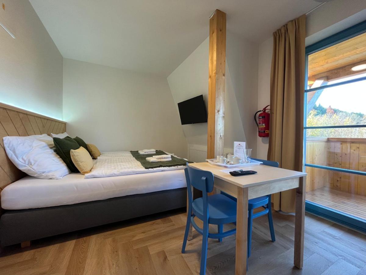 Hotel Edvard Frenštát pod Radhoštěm Buitenkant foto