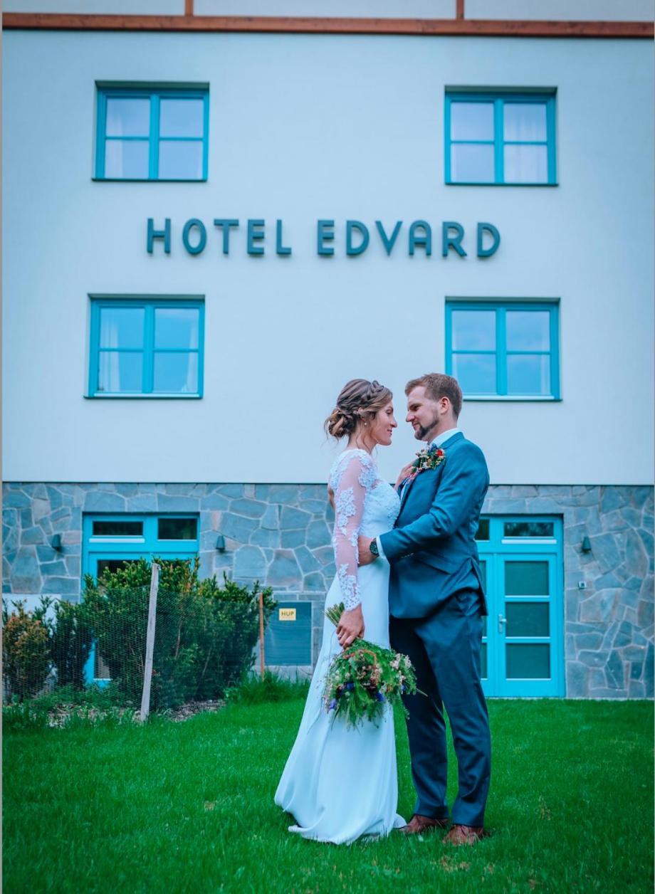 Hotel Edvard Frenštát pod Radhoštěm Buitenkant foto