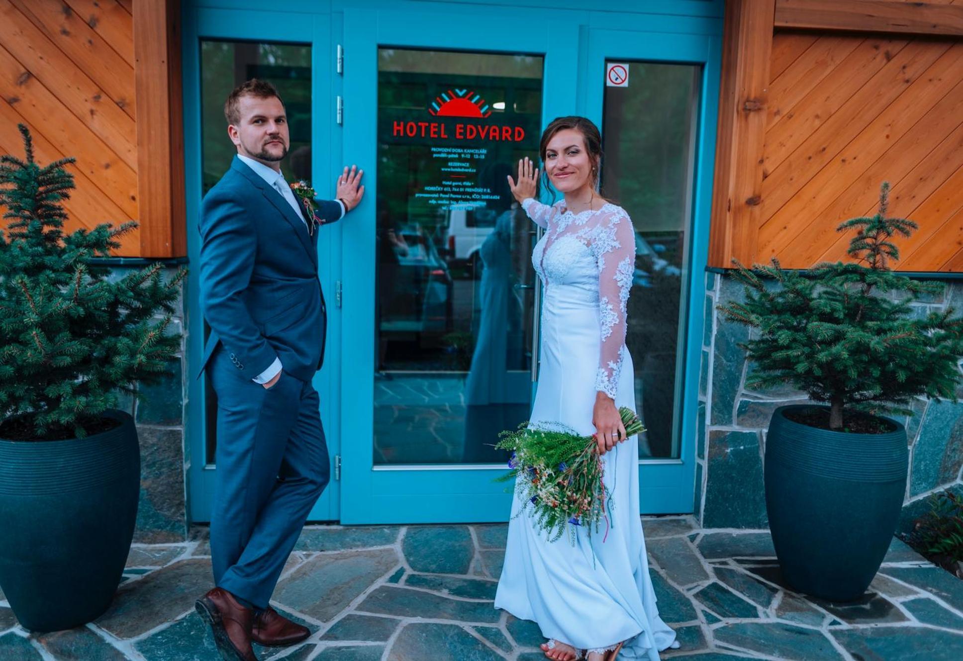Hotel Edvard Frenštát pod Radhoštěm Buitenkant foto
