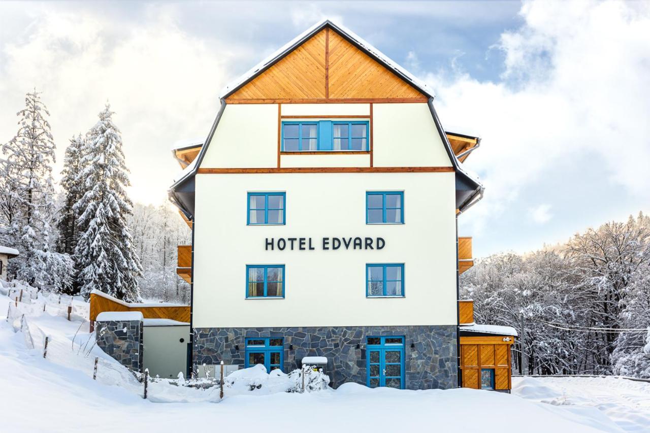 Hotel Edvard Frenštát pod Radhoštěm Buitenkant foto
