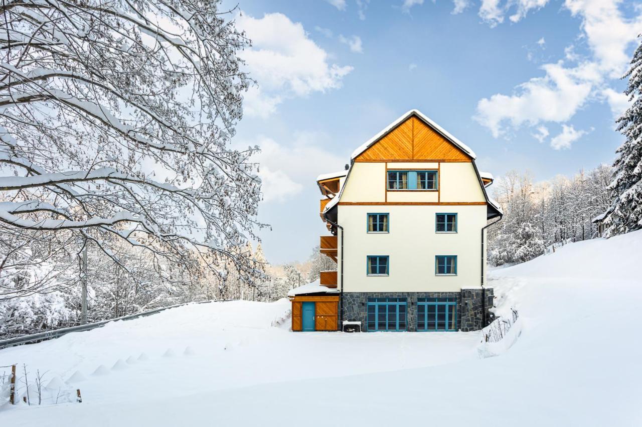 Hotel Edvard Frenštát pod Radhoštěm Buitenkant foto