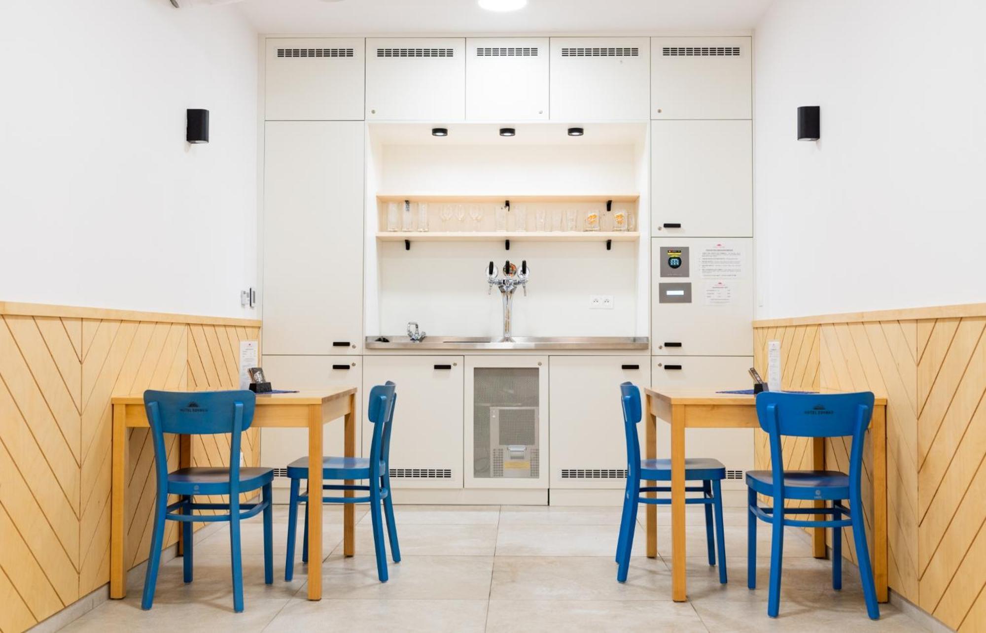 Hotel Edvard Frenštát pod Radhoštěm Buitenkant foto